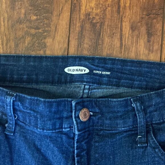 🌸🌸Rare Old navy super skinny Jeans with painted pockets!! - Picture 2 of 4